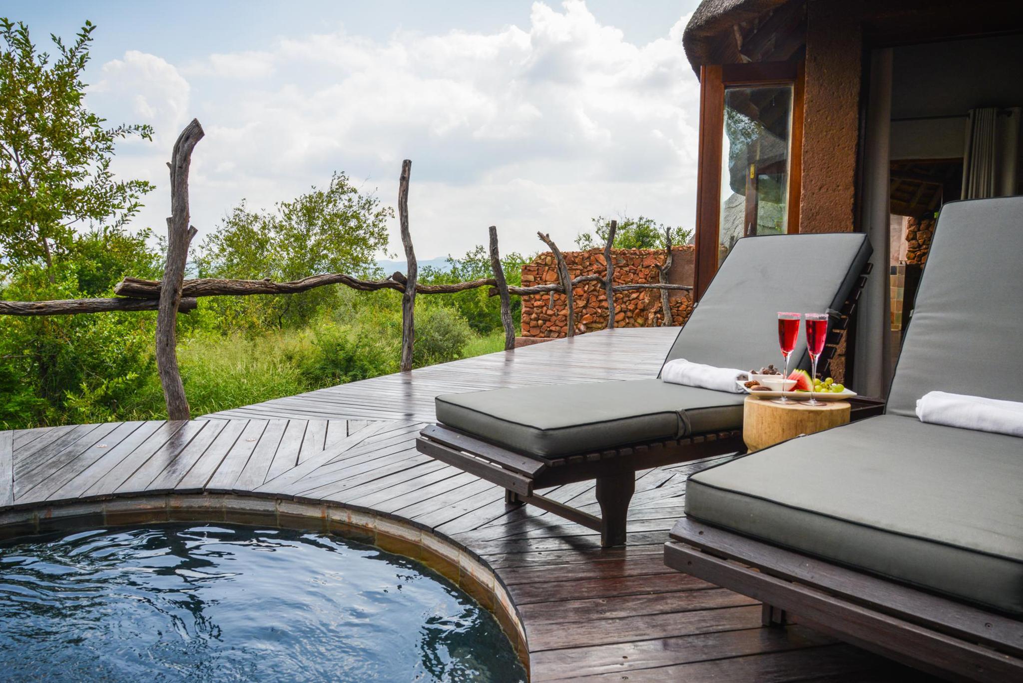 שמורת הציד מאדיקווה Madikwe Safari Lodge מראה חיצוני תמונה